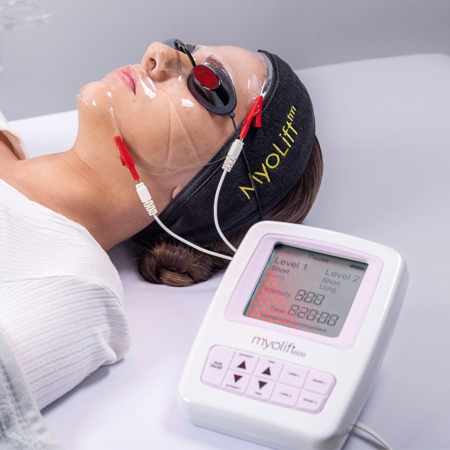 Vitalizing Sheet Mask for Microcurrent Facials with Alligator