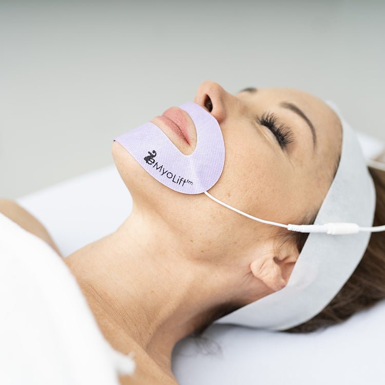 Microcurrent Lip Microcurrent Therapy for Lips with Conductive Lip Mask – 7E Wellness