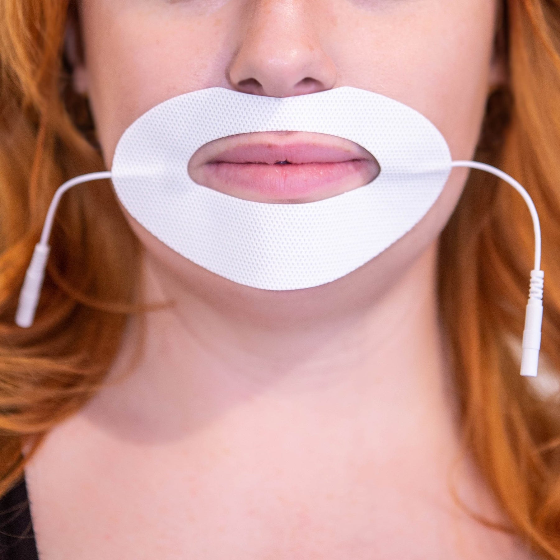 Microcurrent Lip Microcurrent Therapy for Lips with Conductive Lip Mask – 7E Wellness